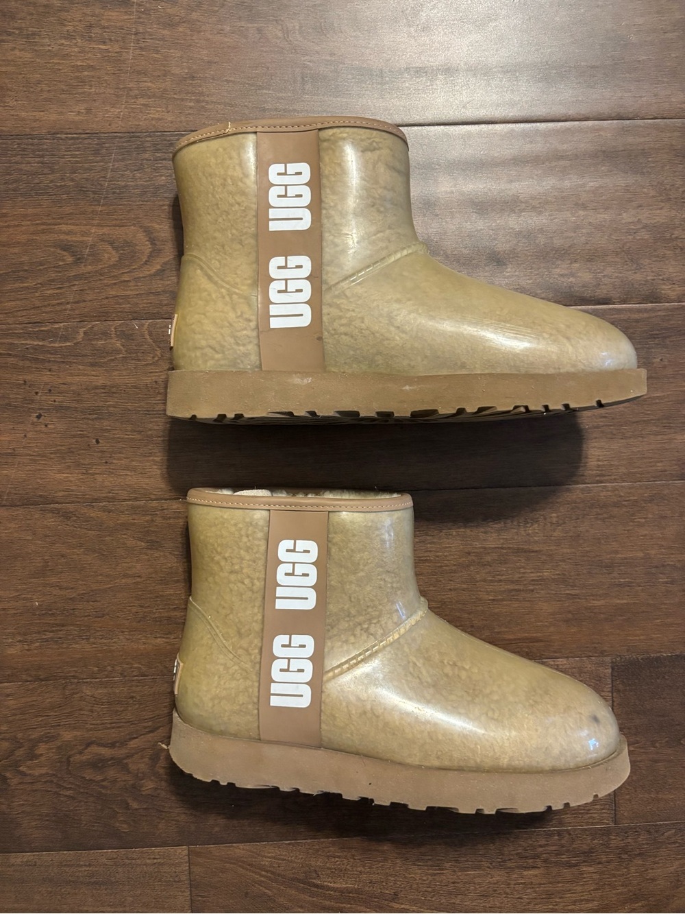 UGG Classic Clear Mini Waterproof Boots Natural / Beige Size 7.5
